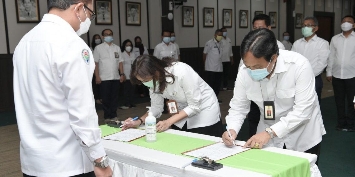 SEKJEN KEMENDES PDTT PIMPIN SERTIJAB PEJABAT TINGGI MADYA DAN PRATAMA