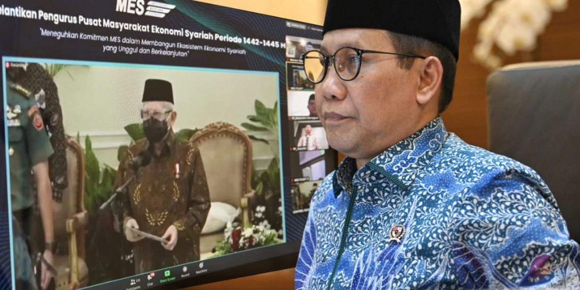 GUS MENTERI HADIRI PELANTIKAN MASYARAKAT EKONOMI SYARIAH