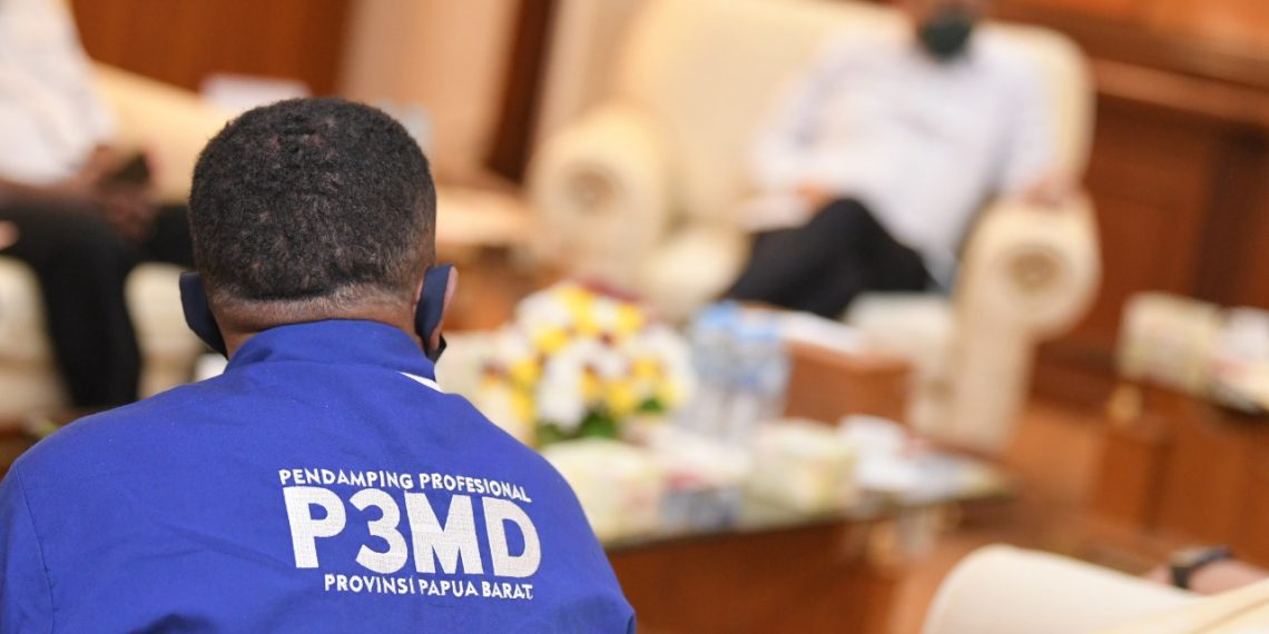 GUS MENTERI TERIMA ASPIRASI PENDAMPING DESA ASAL PAPUA BARAT