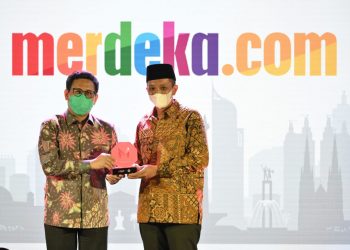 DIDAMPINGI GUS MENTERI, 9 KEPALA DESA RAIH PENGHARGAAN MERDEKA AWARDS