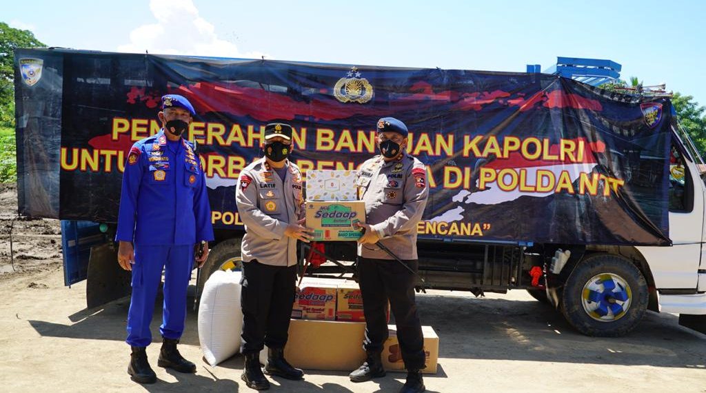 Polri Gerak Cepat Tangani Banjir dan Tanah Longsor di NTT