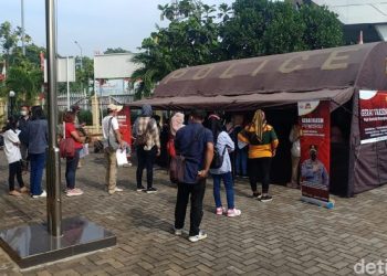 Kapolri Buka Gerai Vaksin COVID Gratis di Semua Daerah, Cukup Bawa KTP