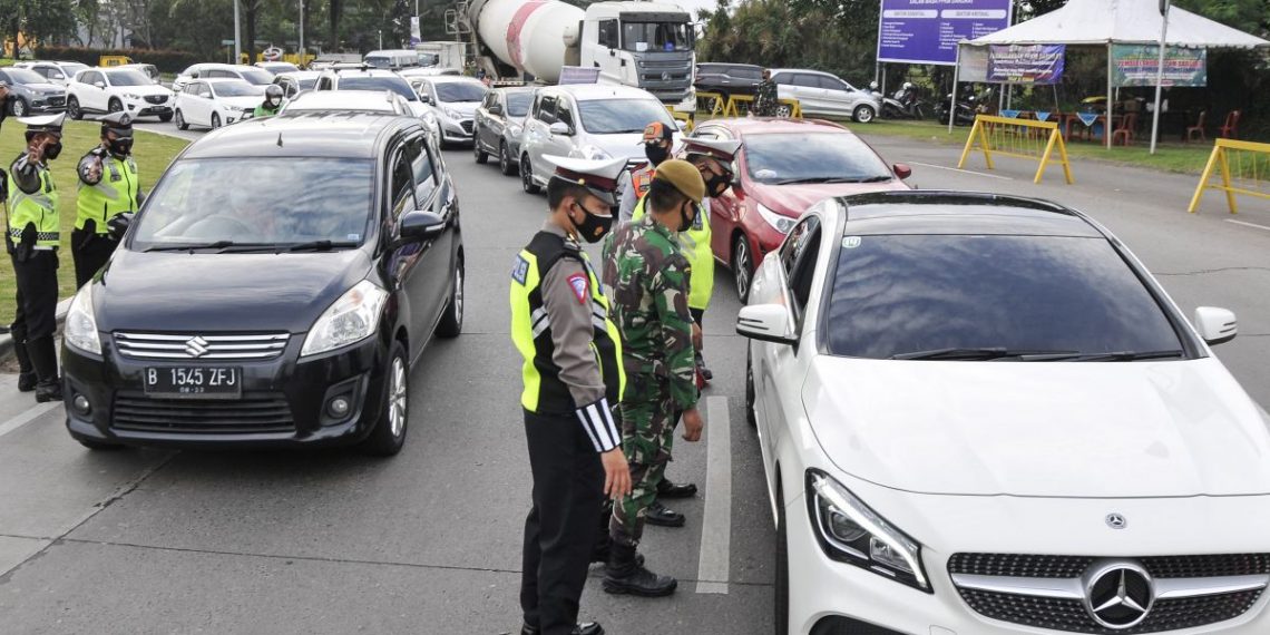 1.649 Personel Gabungan Diterjunkan di 100 Titik Penyekatan di Jadetabek