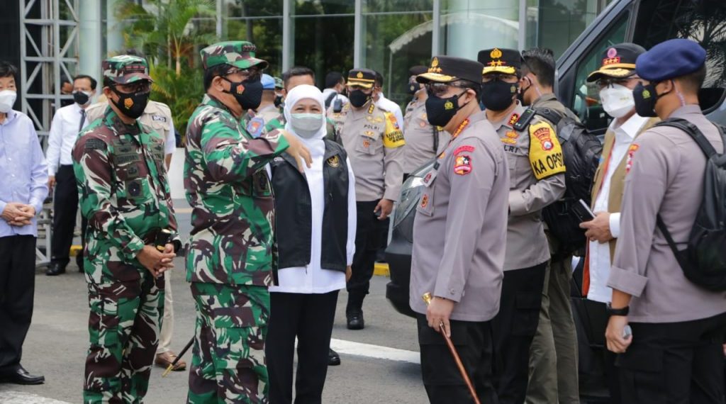 Panglima TNI dan Kapolri Lakukan Kunjungan Secara Langsung Kegiatan PPKM Darurat dan Vaksinasi di Jawa Timur