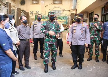 Panglima TNI Dan Kapolri Keliling Jabar, DIY, Jatim Dan Jateng Tinjau Vaksinasi Massal Dan Pos Penyekatan