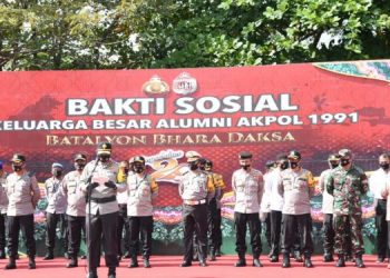 Alumni Akpol 91 Bagi Sembako ke Masyarakat