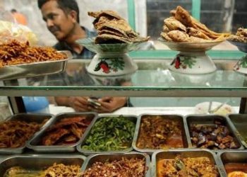 Mendagri: Satpol PP, TNI, dan Polri Akan Awasi Tempat Makan