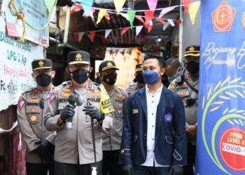 Polri Gandeng BEM Jakarta Bagikan Sembako untuk Mahasiswa