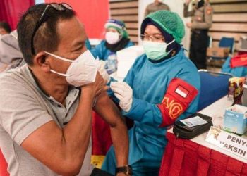 Pertamina MOR Balikpapan Dukung Vaksinasi Massal TNI-Polri, Kerahkan Tenaga Vaksinator