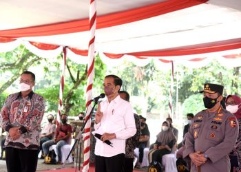 Presiden Joko Widodo Meninjau Kegiatan Serbuan Vaksinasi Merdeka Kerjasama Polri dan IPB University