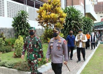 Dipantau Kapolri dan Panglima TNI, Vaksinasi Massal di SMA Cor Jesu Malang Targetkan 5000 Peserta 