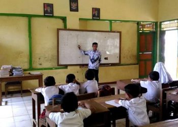 Kabar baik! Guru di 9.449 desa dapat tunjangan dari Kemendikbud Ristek