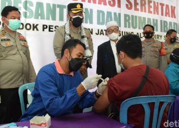 Percepat Sekolah Tatap Muka, Polisi Genjot Vaksin Seribu Santri di Sidoarjo
