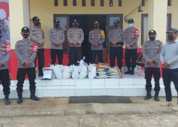 Polsek Permata Intan Salurkan Bansos Bagi Warga Terdampak Banjir