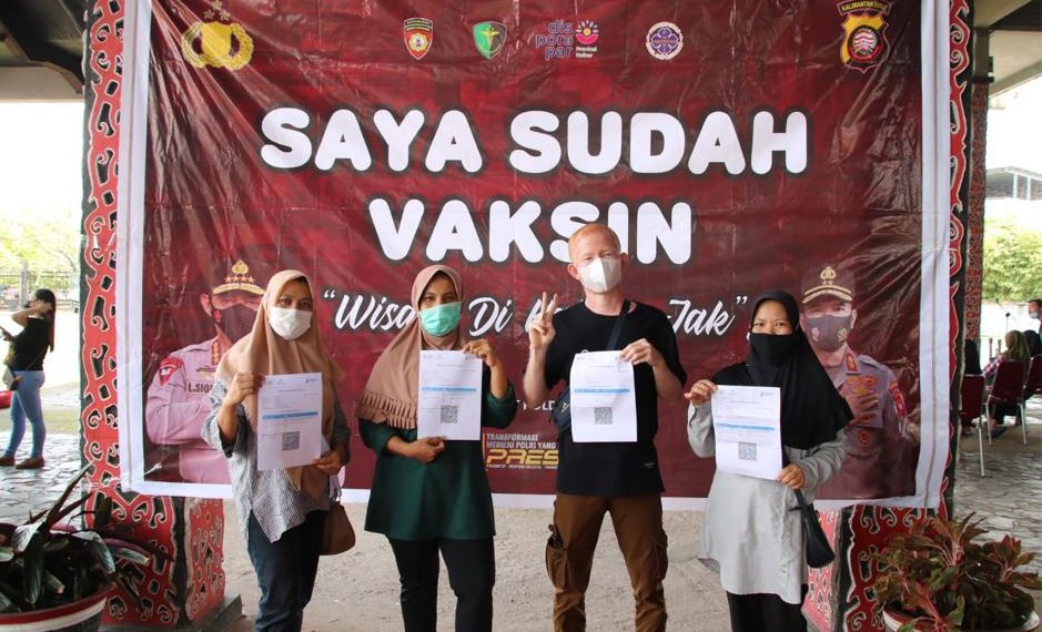 Serbuan Vaksinasi Kepada Pelaku Usaha Pariwisata Provinsi Kalbar