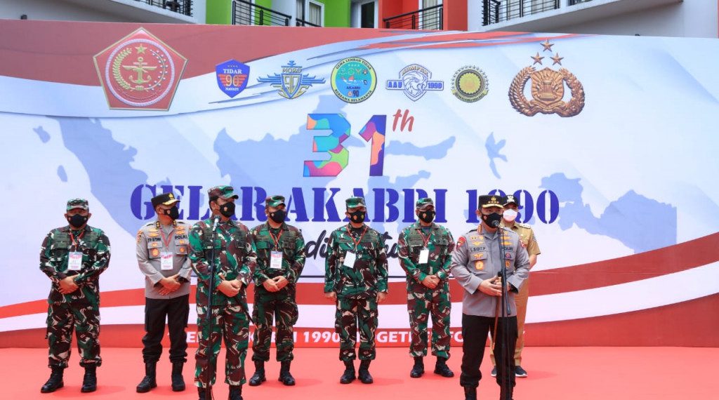 Jelang Libur Nataru, Kapolri Ingatkan Jajaran Waspadai Laju Pertumbuhan COVID-19