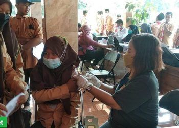 TNI Polri Bersinergi Sukseskan Sebaran Vaksinasi Tingkat Desa