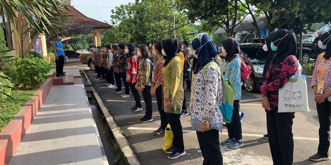 Biro SDM Polda Banten Laksanakan Pemeriksaan Administrasi Awal Rekrutmen Proaktif Penerimaan Bintara Polri Tahun Anggaran 2022