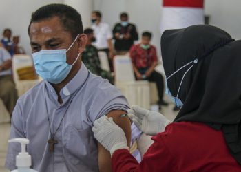Vaksinasi Berkembang, Penyebaran Virus Terhadang 1