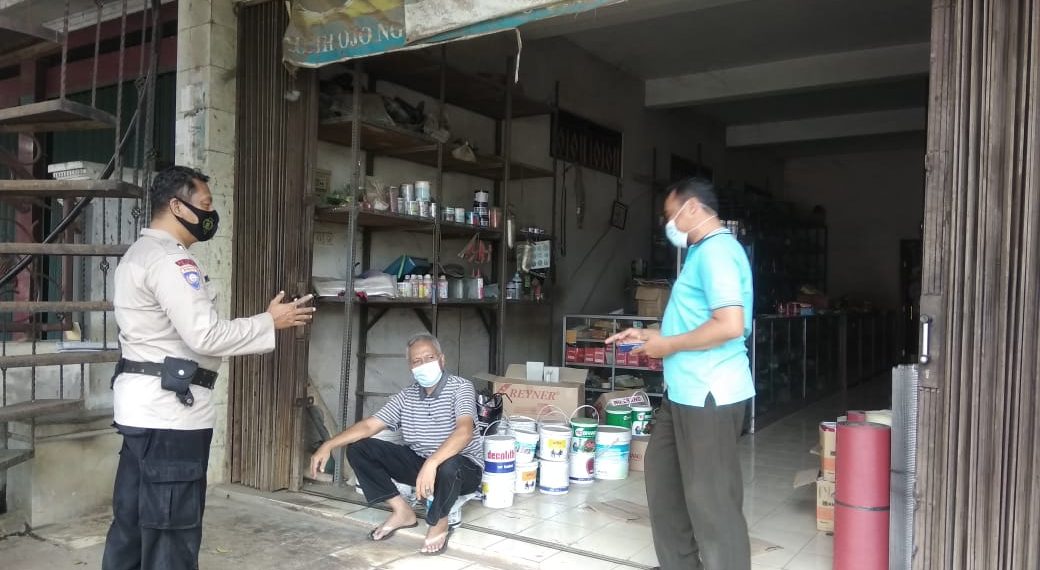 Polsek Kedung Terus Galakan Himbauan Prokes 5M Ke Warga