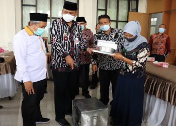 Warga Desa Miskin Ekstrem di Brebes Diberi ‘Kail’