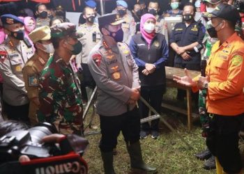 Kapolri Jelaskan Langkah Jangka Pendek dan Menengah Tangani Erupsi Semeru