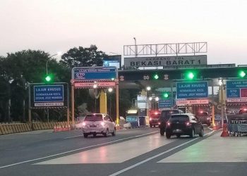 Polisi Tempel Stiker Pemantauan Pemudik saat Libur Nataru